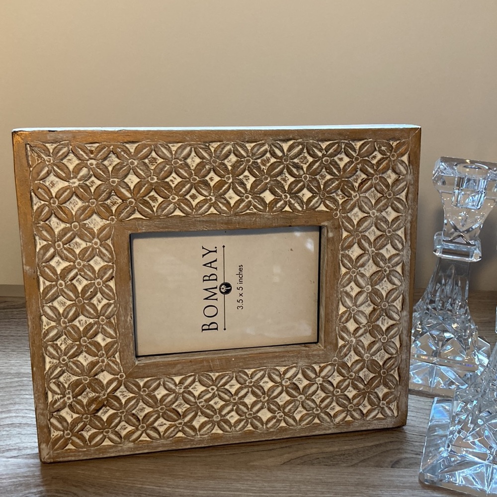 NWOT Bombay carved wood floral gold wash picture frame - Picture 15 of 15